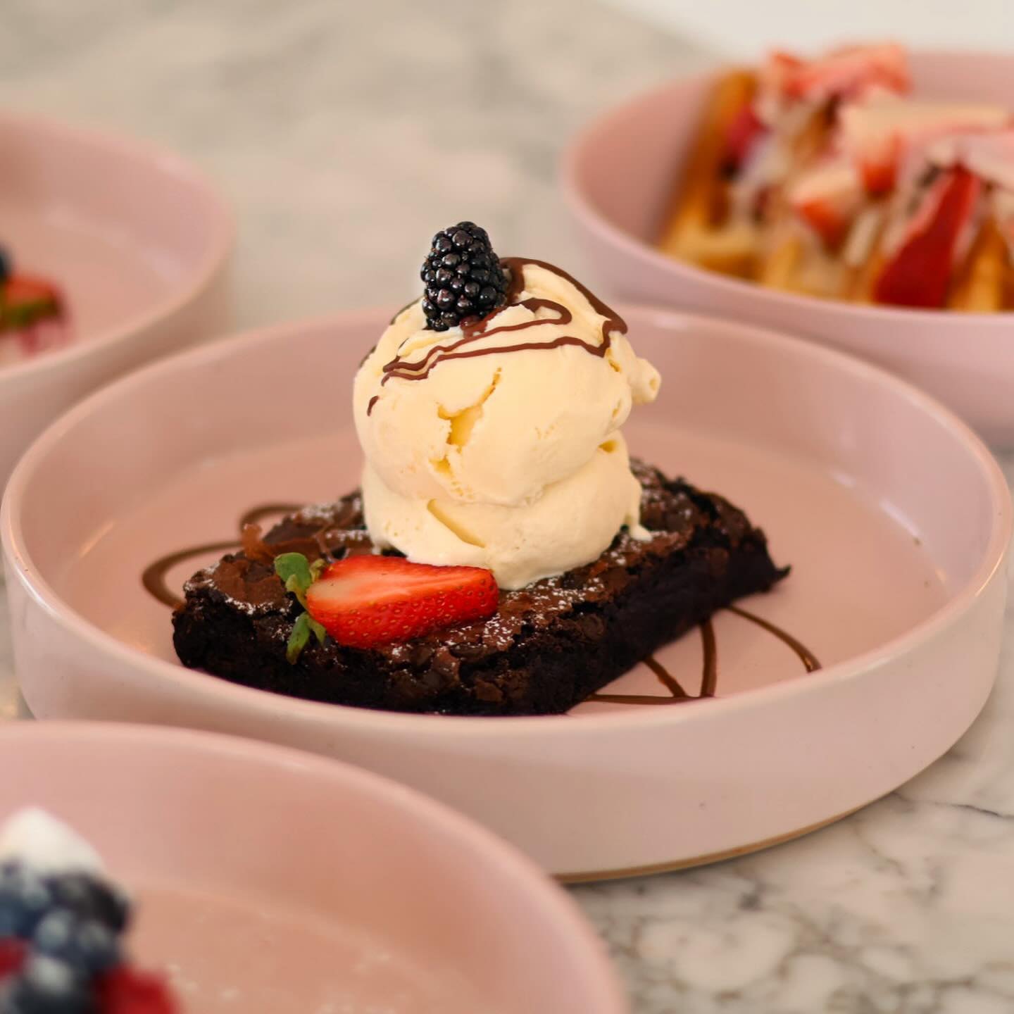Brownie con helado